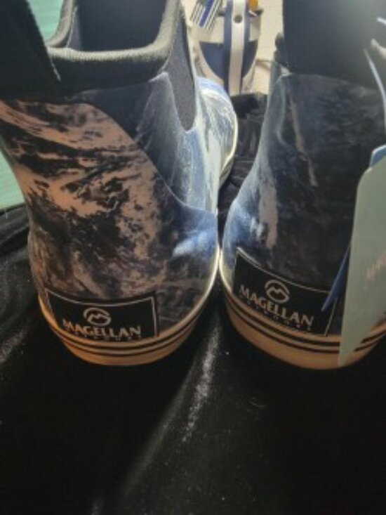 Magellan Outdoors Realtree Aspect Deck Boots Mens 10 Medium Camo Fishing NWT Box main image 9